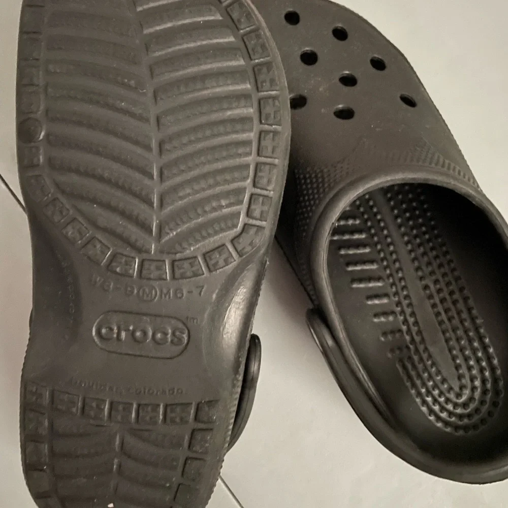 Crocs - Picture 2 of 2